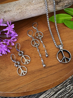 CLASSIC PEACE NECKLACE